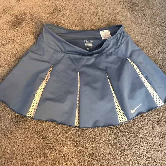Nike Dri Fit skirt - Picture 1 of 4